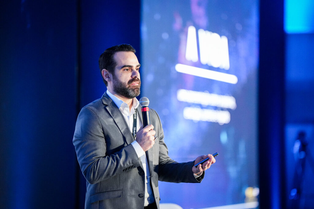 David Madureira Palestrando sobre Liderança como ativo de performance no Controllers Summit 2025